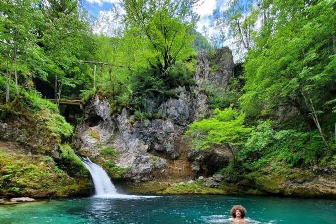 Scodrinon Hostel Shkodër エクステリア 写真