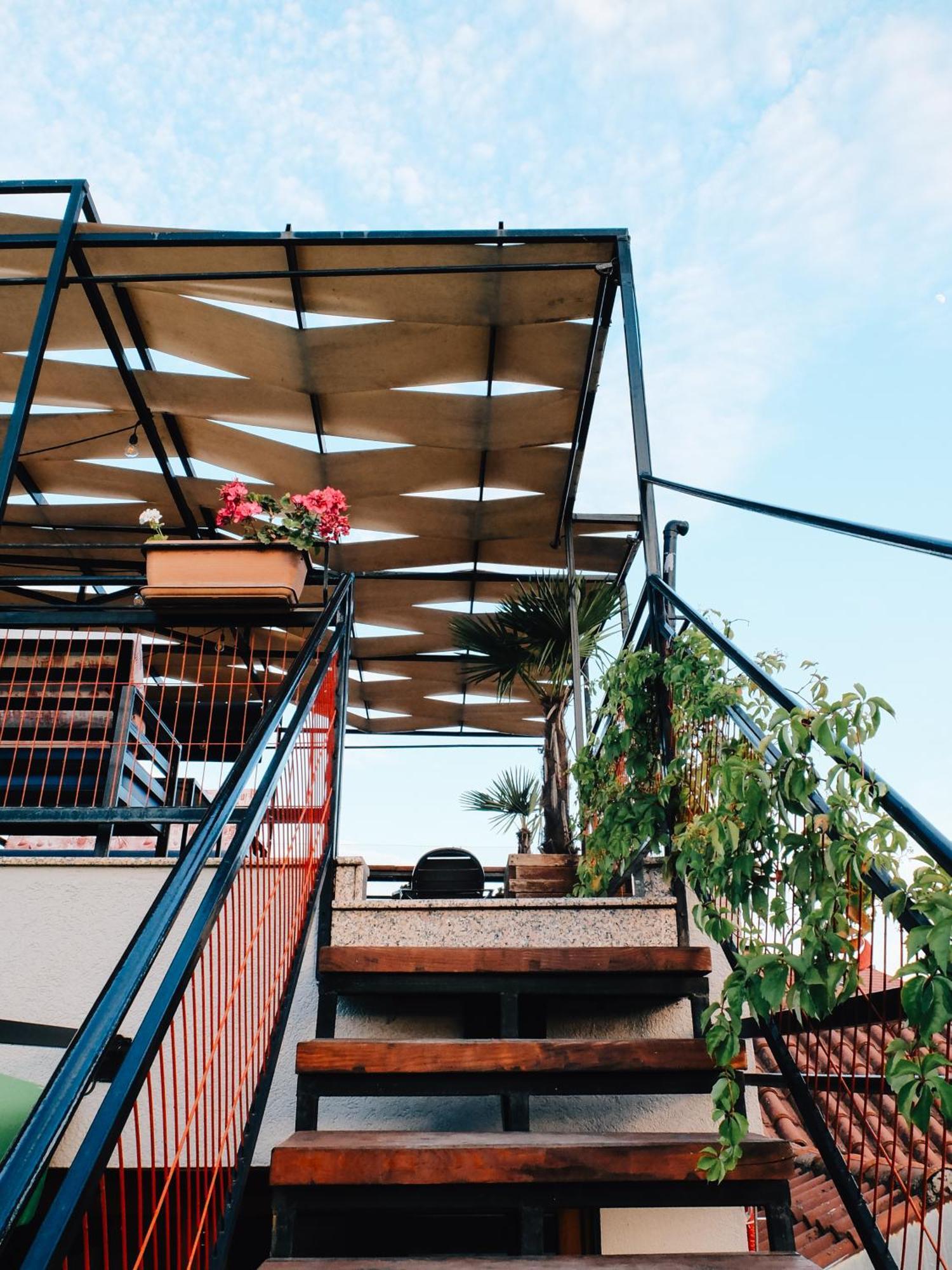 Scodrinon Hostel Shkodër エクステリア 写真