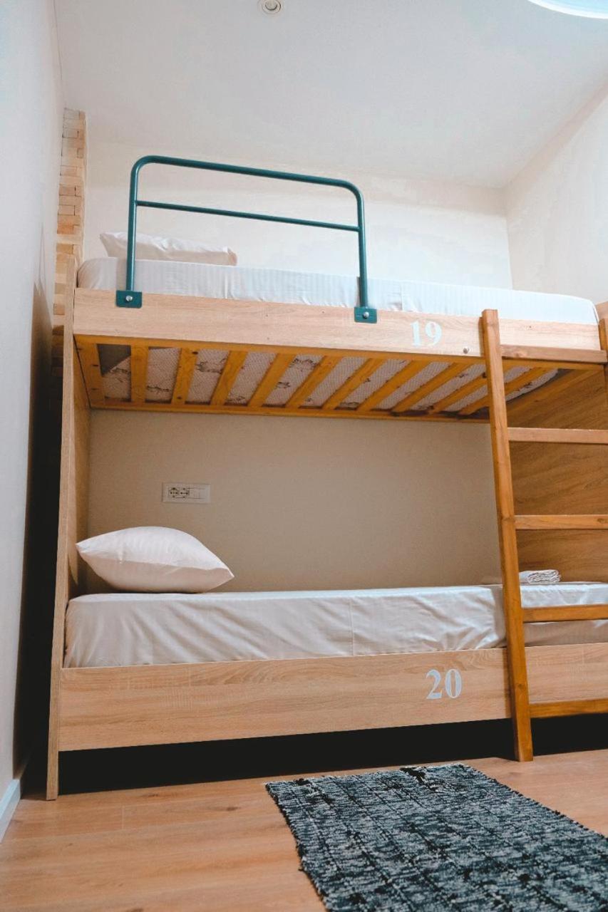 Scodrinon Hostel Shkodër エクステリア 写真